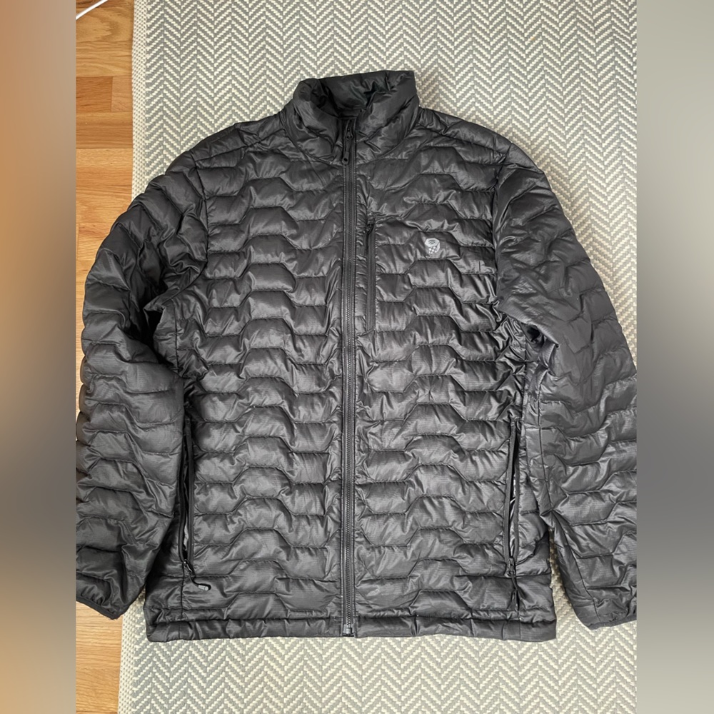Men’s Mountain Hardware puffer jacket